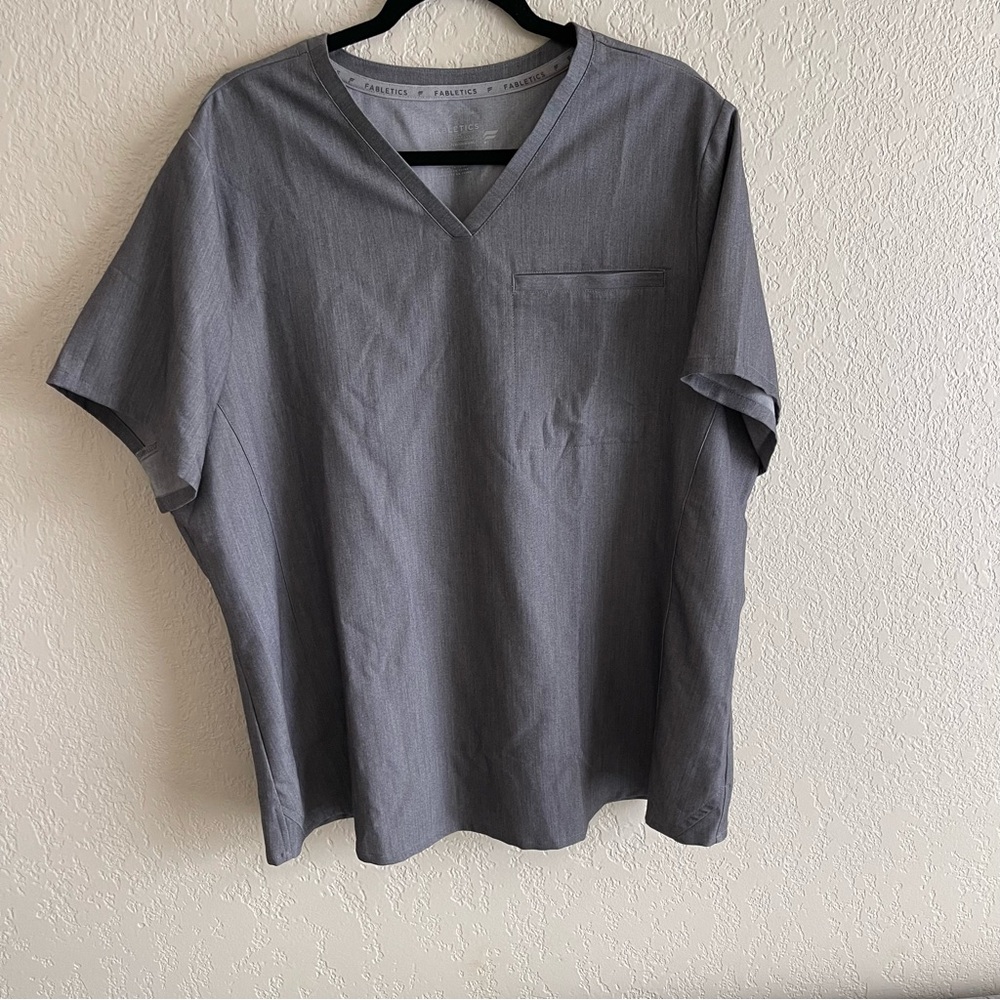 Fabletics Charcoal V-Neck Women’s Scrub Top